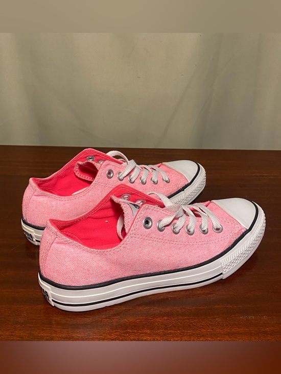 Converse Shoes - Converse  Unisex Chuck Taylor All Star Low Pink Casual Sneakers size W7/M5